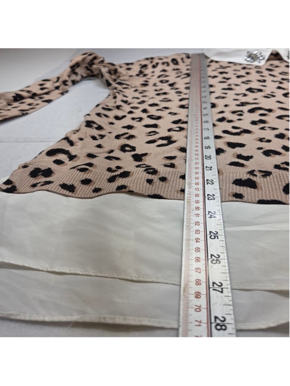 Women's Time and Tru Leopard Print Crew Neck Sweater Plus XXL Beige - Picture 10 of 12
